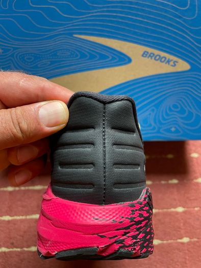 Brooks launch 9 GTS size UK 10