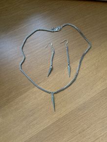 Silver tone chain matching necklace and earrings set