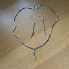 Silver tone chain matching necklace and earrings set