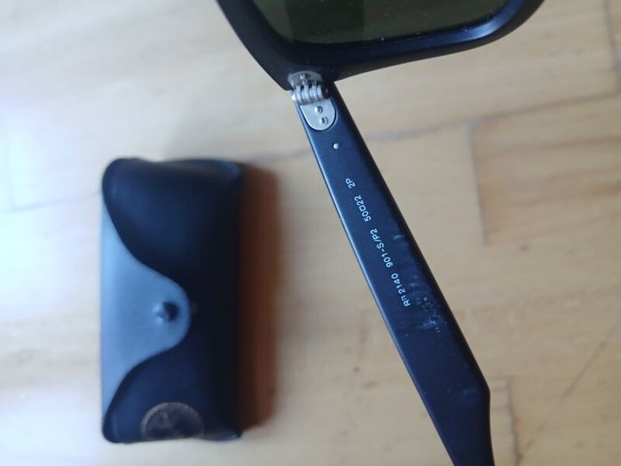 rayban classic rayban broken lens