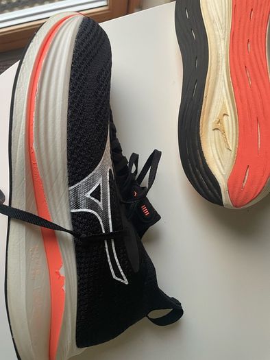 Mizuno Neo Zen runners UK size 9