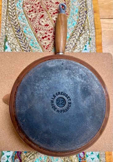 Le Creuset Cast Iron Saucepan with Wooden Handle 22"