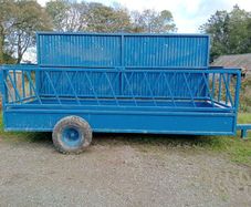 Cattle feeder