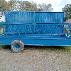 Cattle feeder