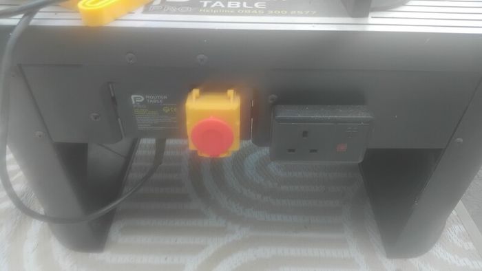 Router table with router
