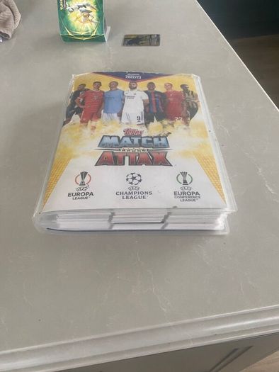 Match attax 2200 + cards
