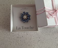 Brooch ladies