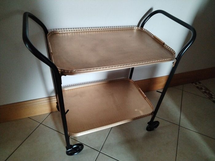drinks trolley