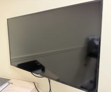 JVC 40 Inch LED TV with Wall Mount and Remote