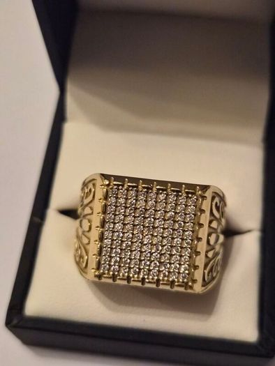 18K Gold And Diamond Ring