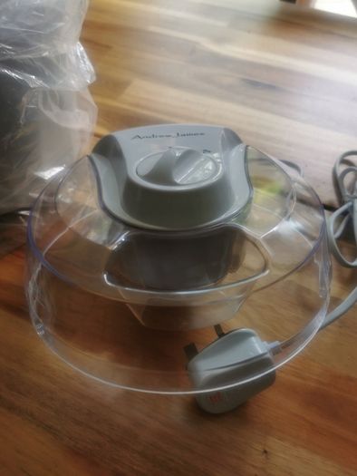 Ice cream maker