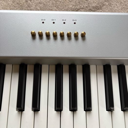 Belltron Sixty One MIDI Keyboard
