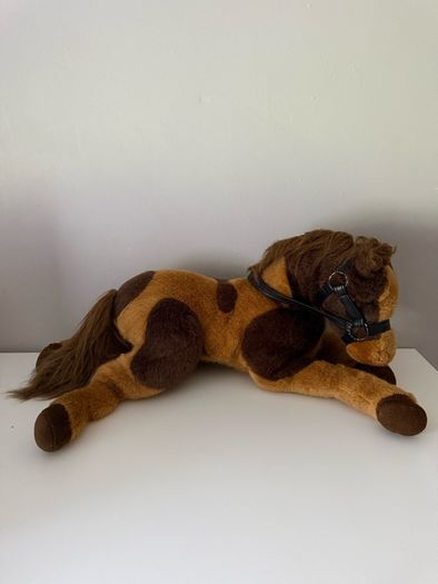 Large and small horse plush toy teddies