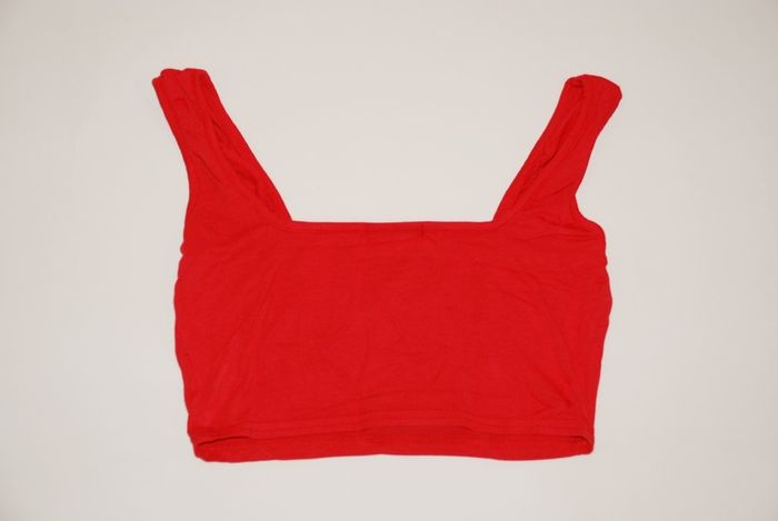 RED TOP   Prettylittlething