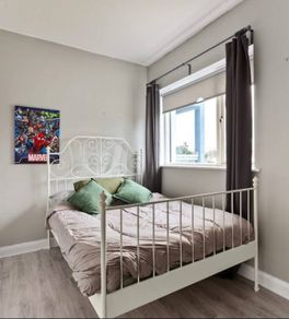 Double bed frame free to take away