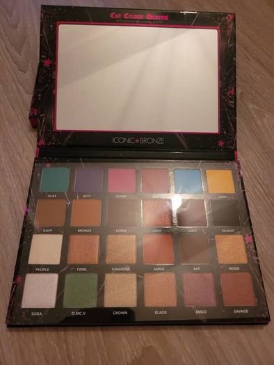 Iconic cut crease queens Eyeshadow palette