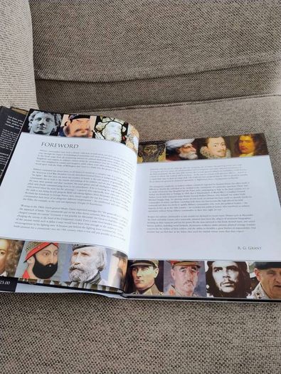 Commanders history's greatest military leaders by R G Grant hardback with dustcover in very good condition coffee table size book 350 pages FREE STANDARD POSTAGE INCLUDED