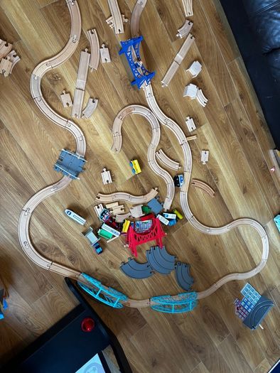 Train track wooden bundle Inc locomotive
