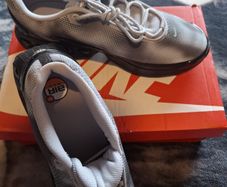 Nike Air Max UK 9.5