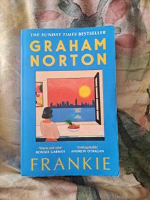 Paperback Frankie by Graham Norton