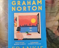 Paperback Frankie by Graham Norton