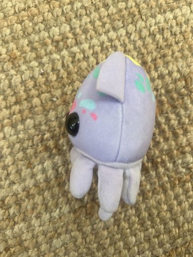 Fluffy toy squid.