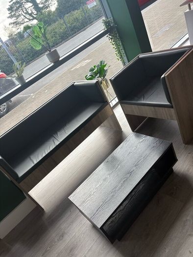 Salon contents for sale