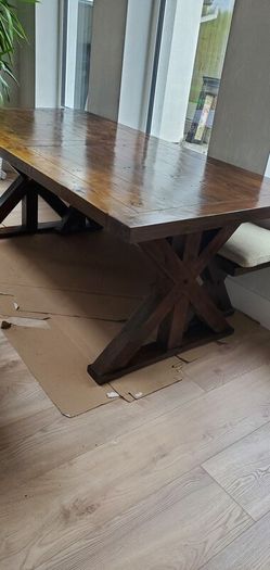 Dining Table & Chairs