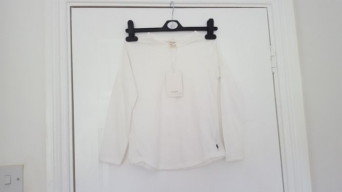 BNWT Boys White Top 6-7