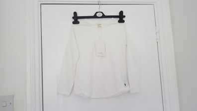BNWT Boys White Top 6-7