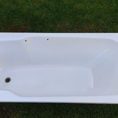 Bath tub
