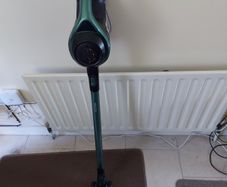 Salter Cordless Vacuum Cleaner, Multisurface motorixed Floor Brush, Model SAL0046V2FTE, with charger, in excellent condition