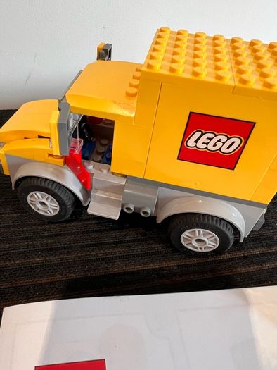 lego Deliver truck (limited edition)