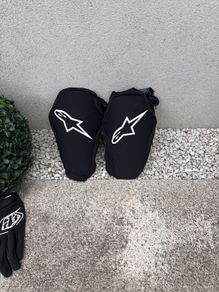 Alpine star knee pads