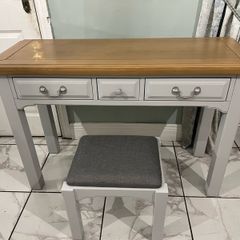 dressing  table and stool