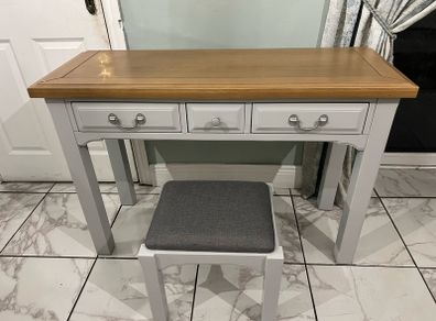 dressing  table and stool