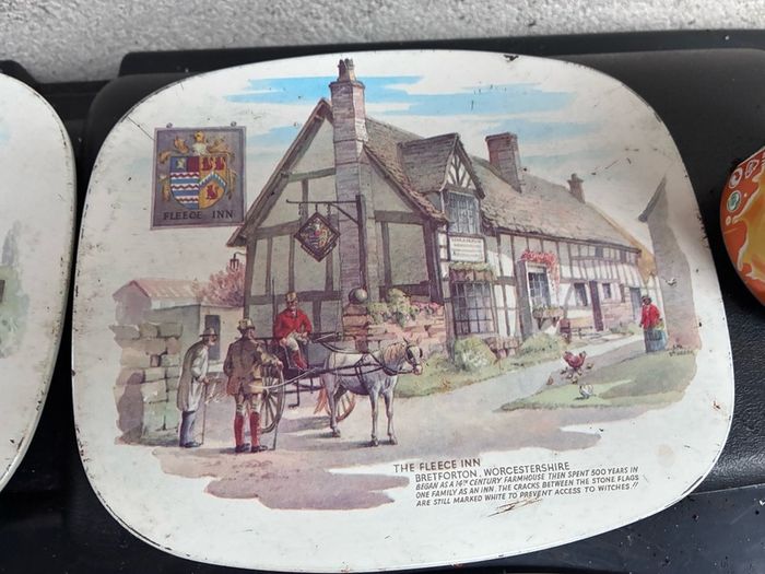 5 vintage tin and wood place mats