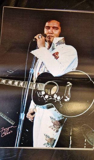 Two Rare Vintage Elvis Presley Magazines Elvis Remembered  & Memorial Edition !