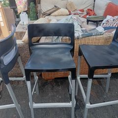 4 Indoor/outdoor Stackable Plastic Bar Stools