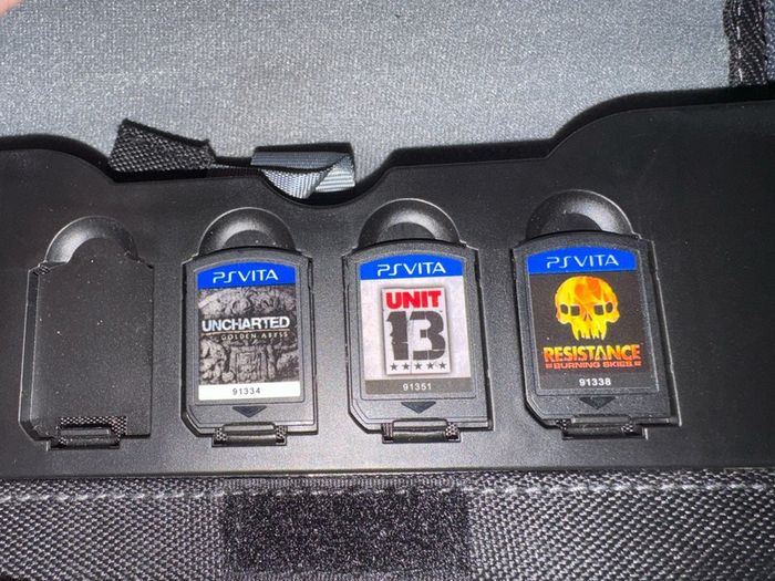 3 vita games (loose)