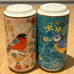 Tipperary Crystal Birdy ceramic salt and pepper shakers