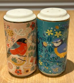 Tipperary Crystal Birdy ceramic salt and pepper shakers