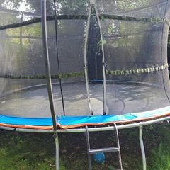 13 ft trampoline with enclosure