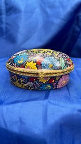 ceramic trinket box