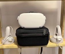 Oculus Quest 2 +  Low-Profile Head Strap
