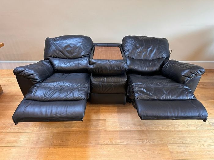 Black Leather Recliner Suite