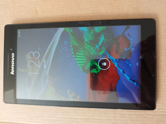 Lenovo Tab 2 Model A7-20F, 1GB Ram, 16GB HDD, in excellent condition