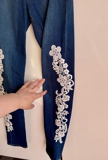 H&M Blue Skinny Jeans wish White Floral Lace - Size EUR 36 / UK 8