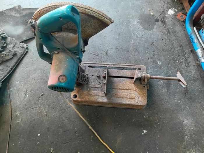 Makita 2414b metal cutoff saw