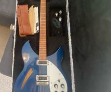 Rickenbacker 330